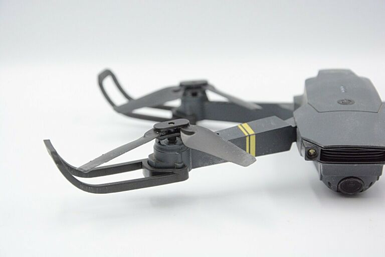 dron-rekreacyjny-eachine-e58-czas-lotu-8