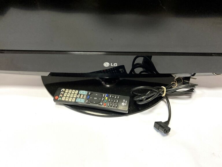 TELEWIZOR LED LG 32LF2510 32 "