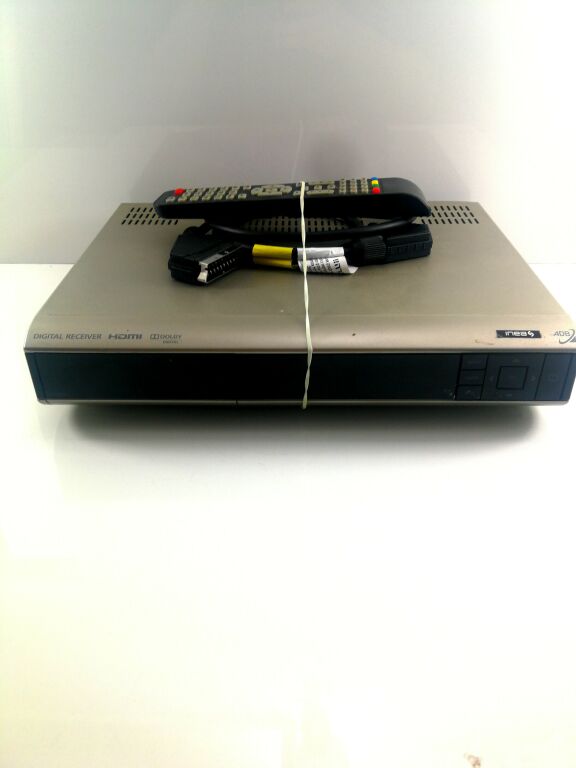 DEKODER MULTIMEDIA ADB-5810CD + EURO ZŁĄCZE