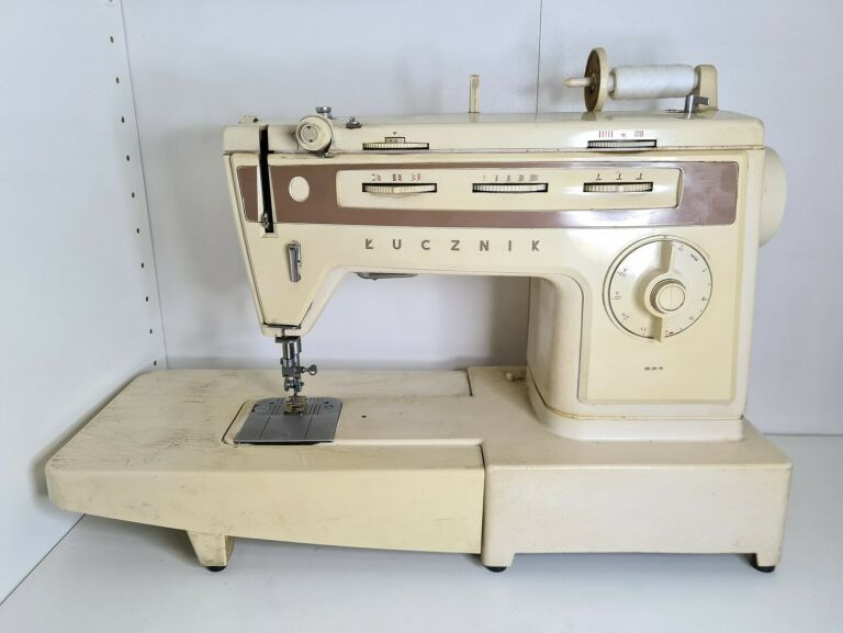 maszyna-do-szycia-lucznik-834-akcesoria-stan-uzywany