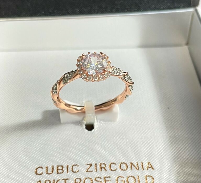 ŚLICZNY POZŁACANY PIERŚCIONEK PRIMROSE 18K RÓŻOWE