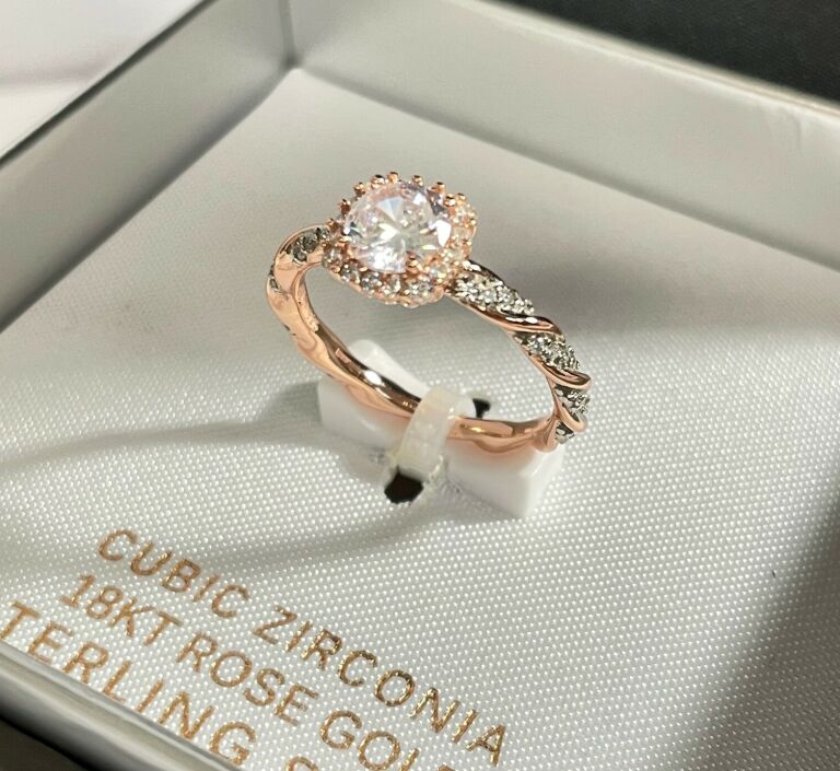 ŚLICZNY POZŁACANY PIERŚCIONEK PRIMROSE 18K RÓŻOWE