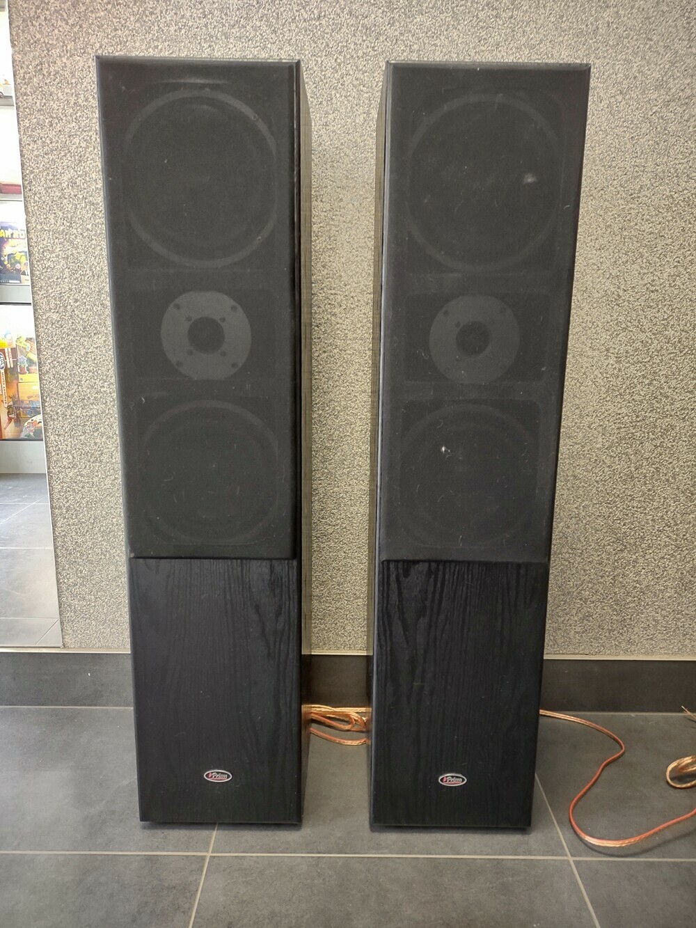 kolumny-prism-tornado-pudlo-daszynskiego-22-wroclaw-gracja