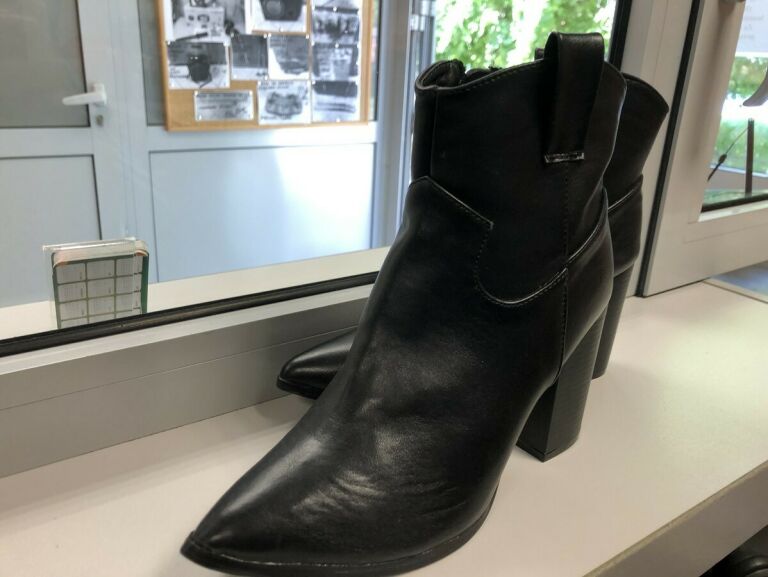 BUTY BOTKI KOZAKI DAMSKIE SMALL SWAN ROZMIAR 39