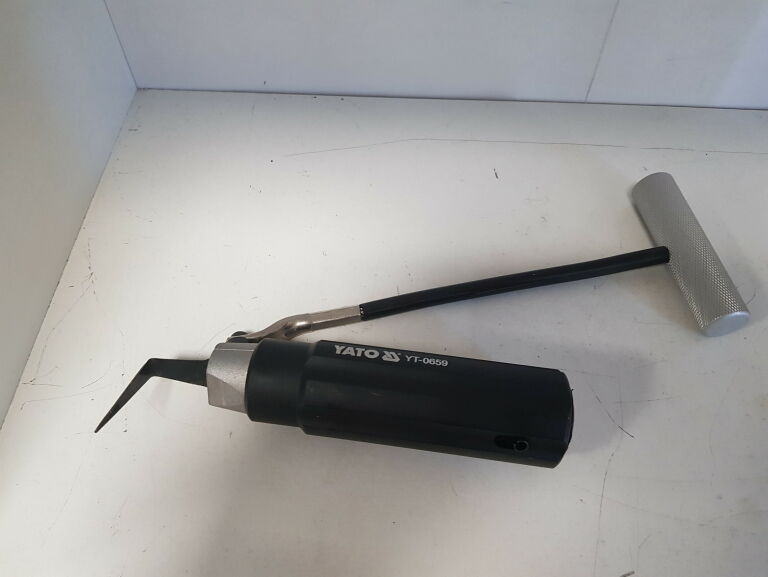 NÓŻ DO WYCINANIA SZYB YATO YT-0659