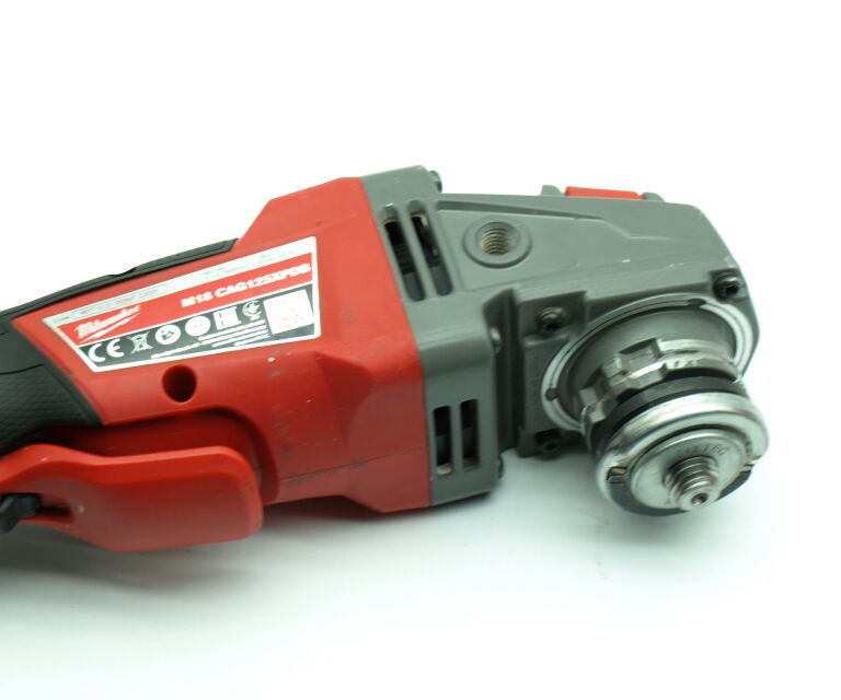 milwaukee-szlifierka-katowa-m18-cag125x-rodzaj-zasilania-akumulatorowa