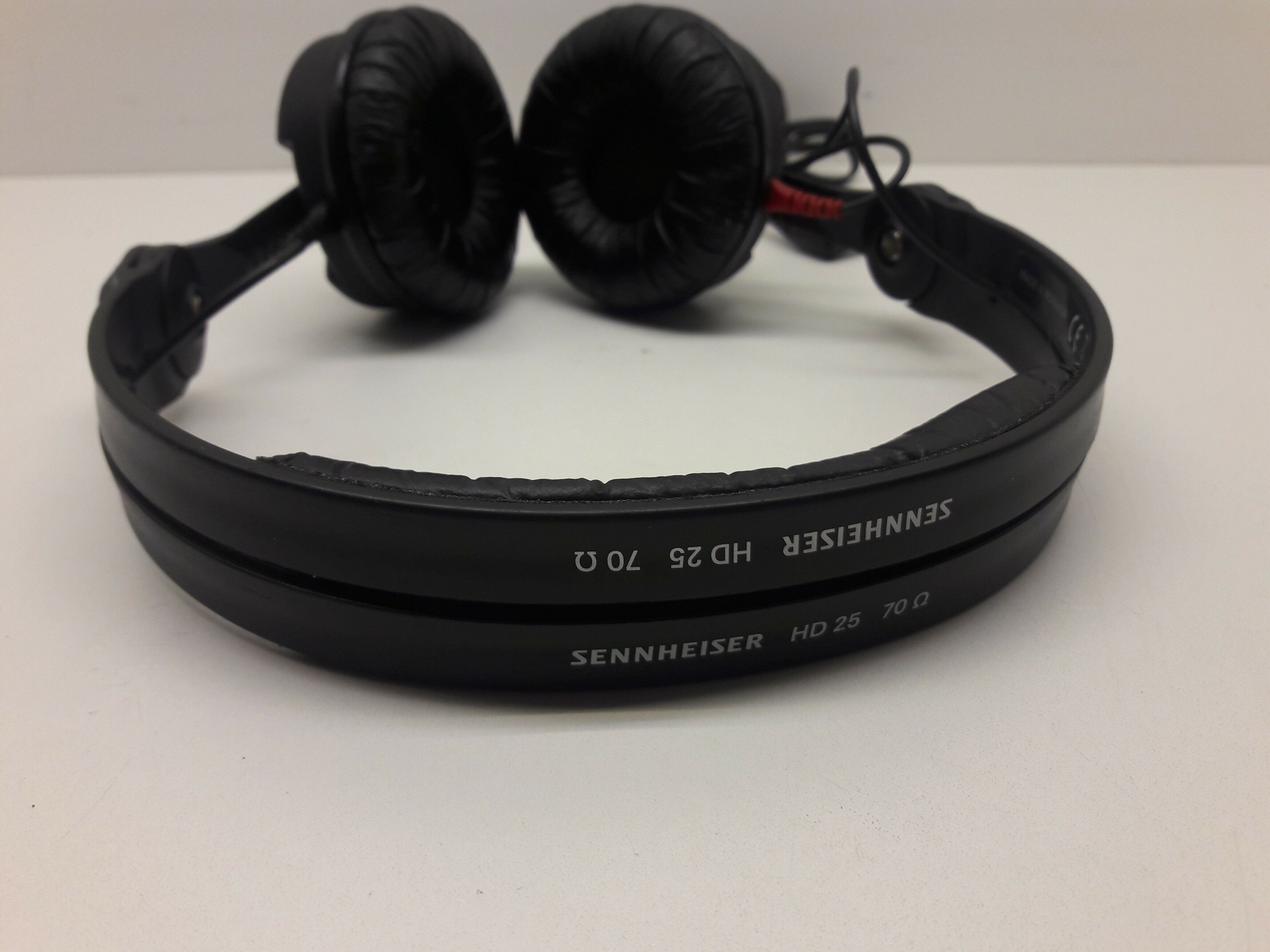 sluchawki-przewodowe-sennheiser-hd-25-ii-kolor-czarny