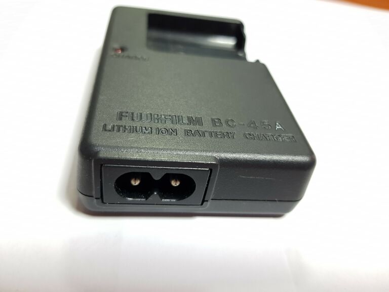 ŁADOWARKA FUJIFILM BC-45A
