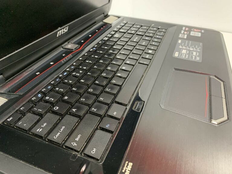 MSI GX70 AMD A10/12GB/HD 8650G+HD8970M/1TB HDD+SS