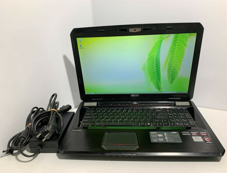 MSI GX70 AMD A10/12GB/HD 8650G+HD8970M/1TB HDD+SS