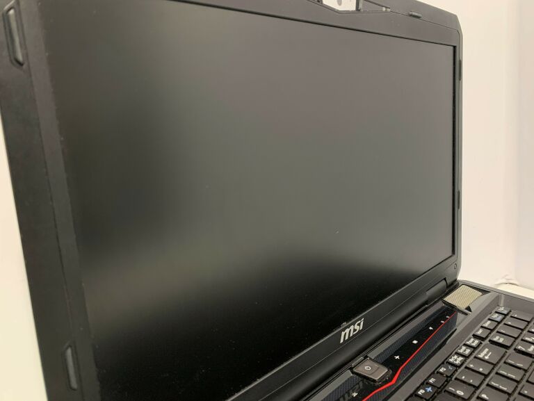 MSI GX70 AMD A10/12GB/HD 8650G+HD8970M/1TB HDD+SS