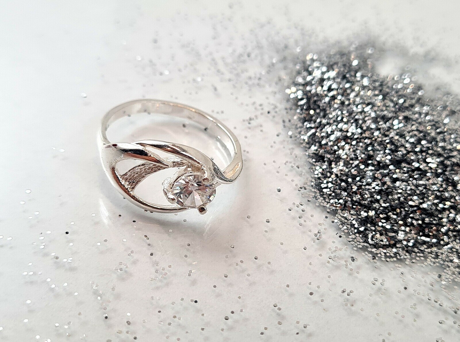 piekny-srebrny-pierscionek-925-214g-r15-rodzaj-2205-2