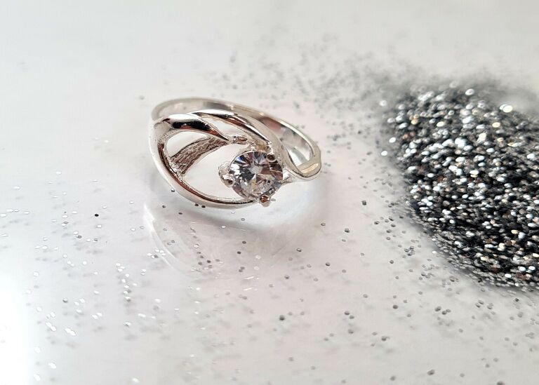 piekny-srebrny-pierscionek-925-212g-r13-stan-11323-2