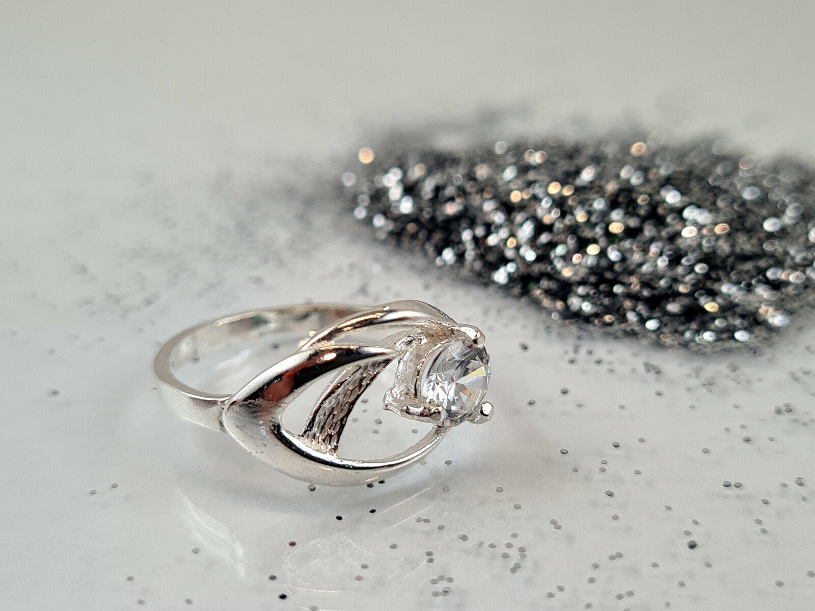 piekny-srebrny-pierscionek-925-214g-r15-marka-248811-958954