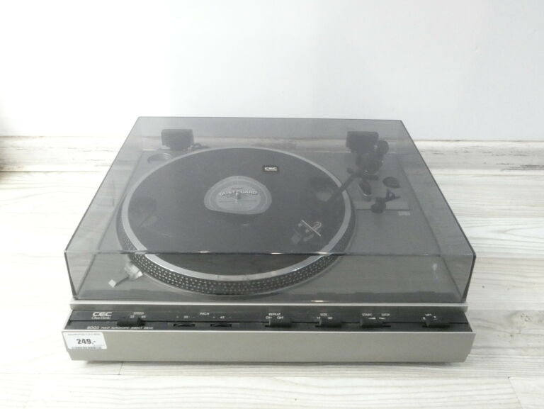 GRAMOFON C.E.C 8003