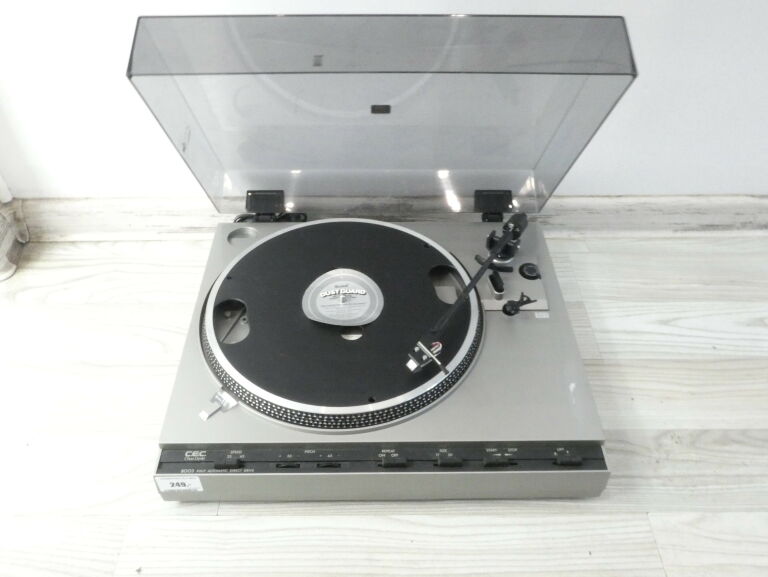 GRAMOFON C.E.C 8003