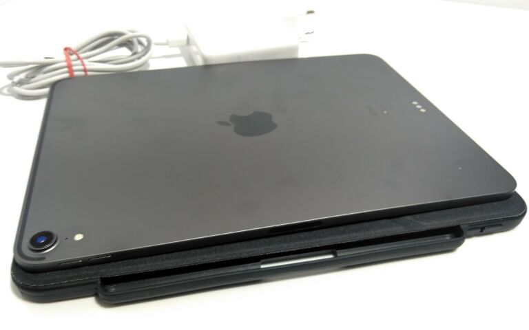 tablet-apple-ipad-pro-11-512gb-okazja-stan-uzywany