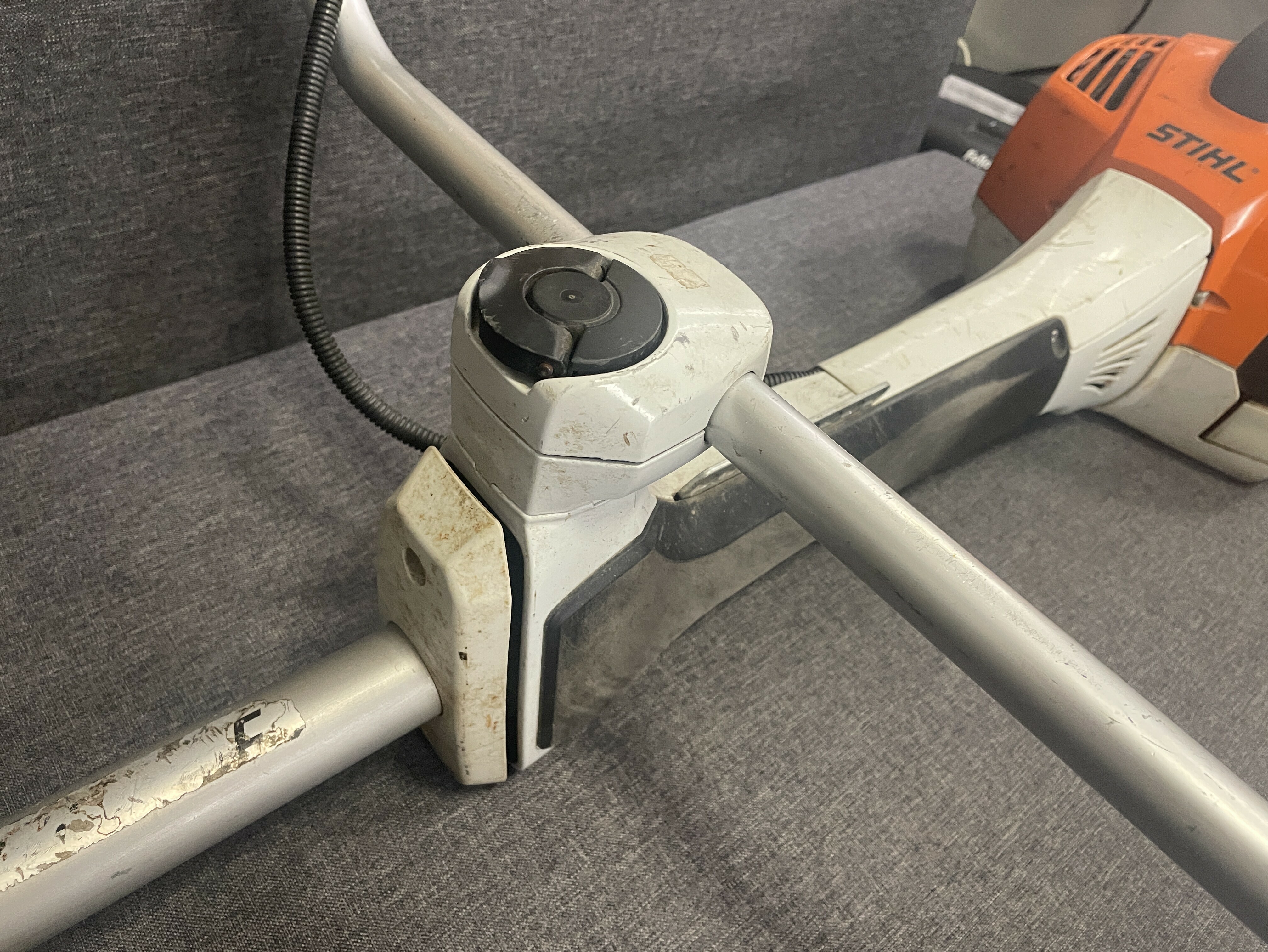 kosa-spalinowa-stihl-fs560c-zasilanie-spalinowe