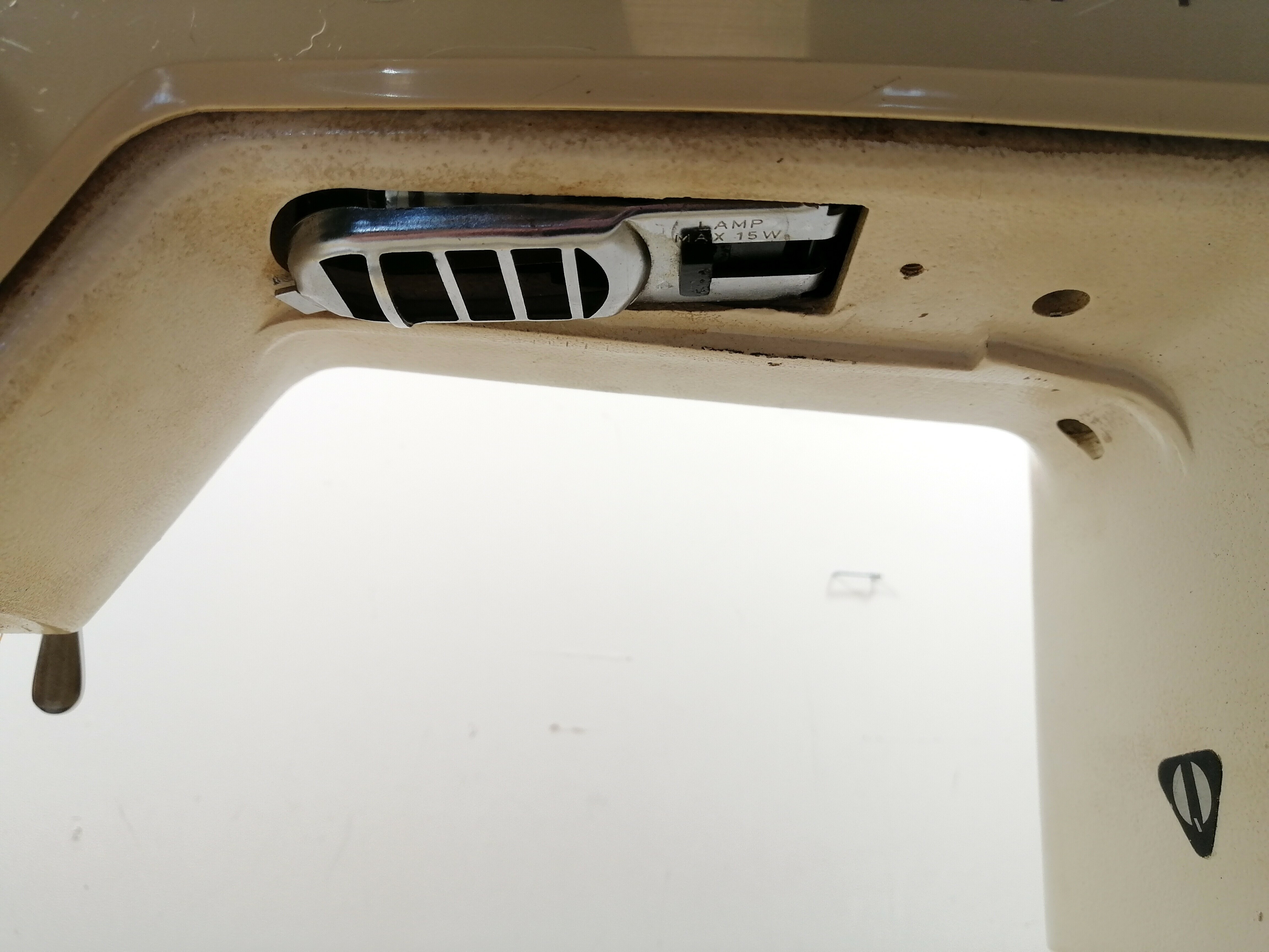 maszyna-do-szycia-lucznik-finesse-884-zasilacz-liczba-sciegow-12