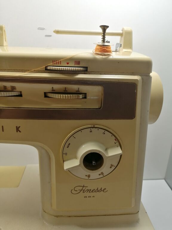 maszyna-do-szycia-lucznik-finesse-884-zasilacz-stan-uszkodzony