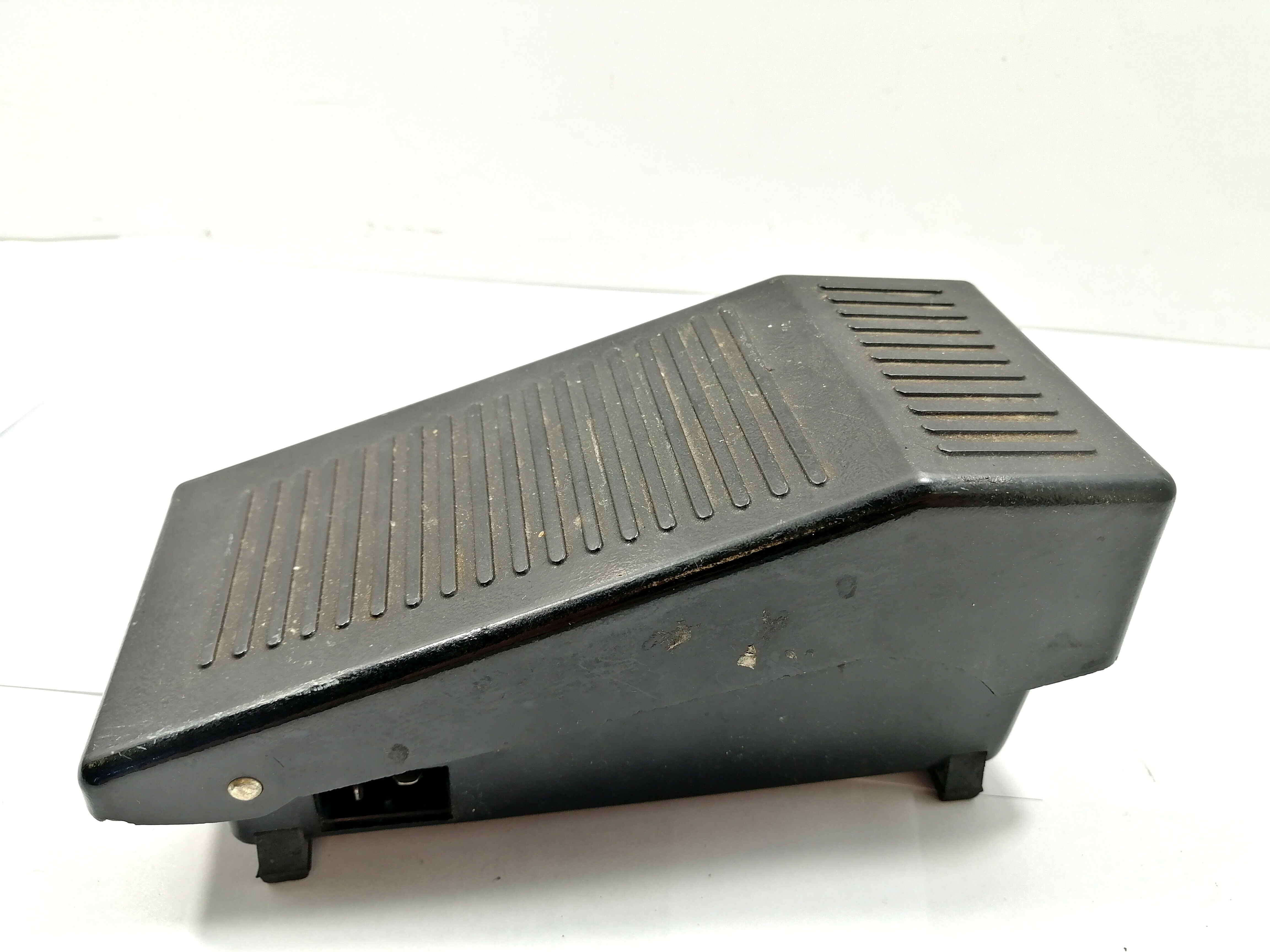 maszyna-do-szycia-lucznik-finesse-884-zasilacz-dworcowa-1a-pisz