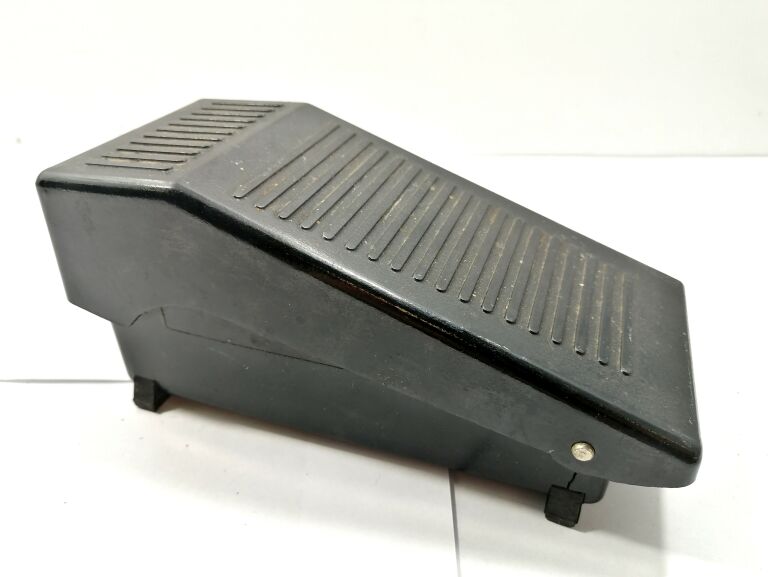 maszyna-do-szycia-lucznik-finesse-884-zasilacz-stan-uszkodzony