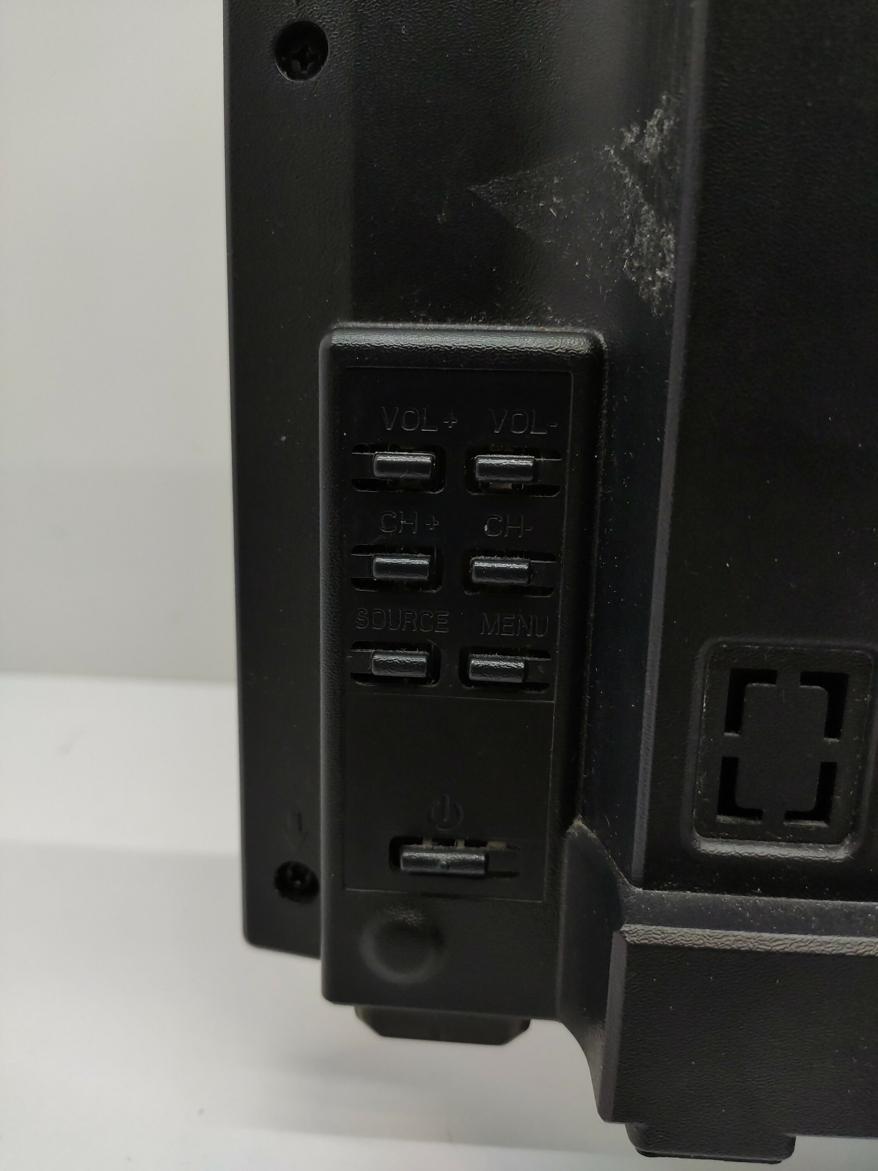 telewizor-19-19-cali-smart-tech-le-1919-model-le-1919