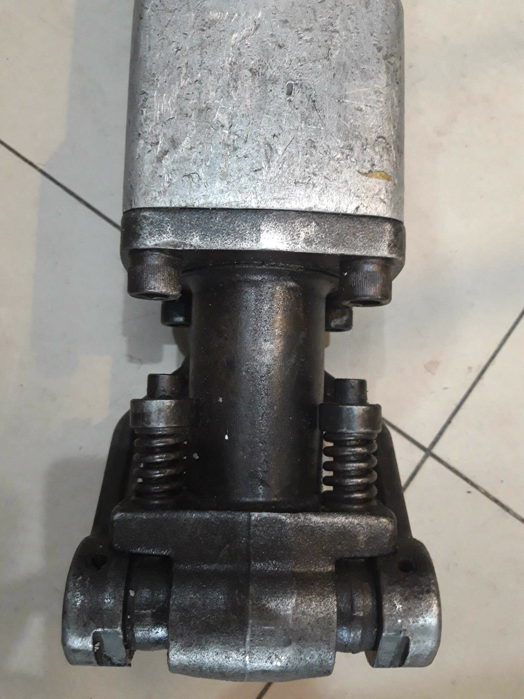 mloty-wyburzeniowy-makita-hm1800-rodzaj-uchwytu-inny-uchwyt