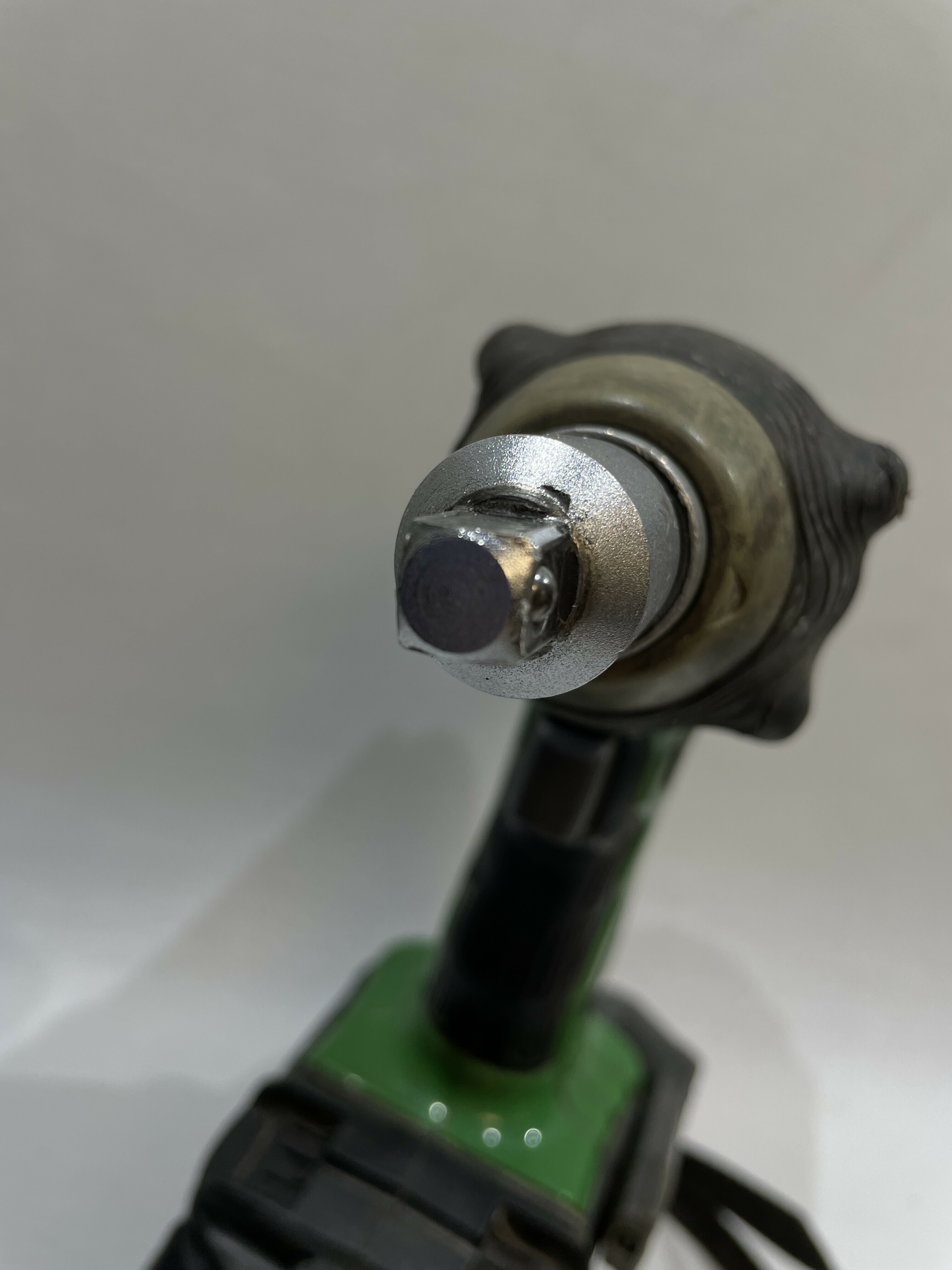 klucz-udarowy-hitachi-wr18dl-18v-zasilanie-akumulatorowe