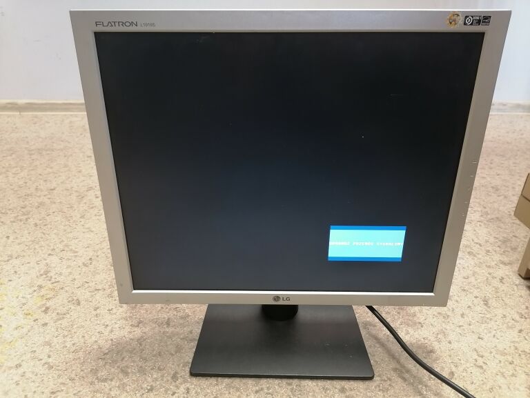 lg-flatron-l1919s-sf-przekatna-ekranu-cale-19