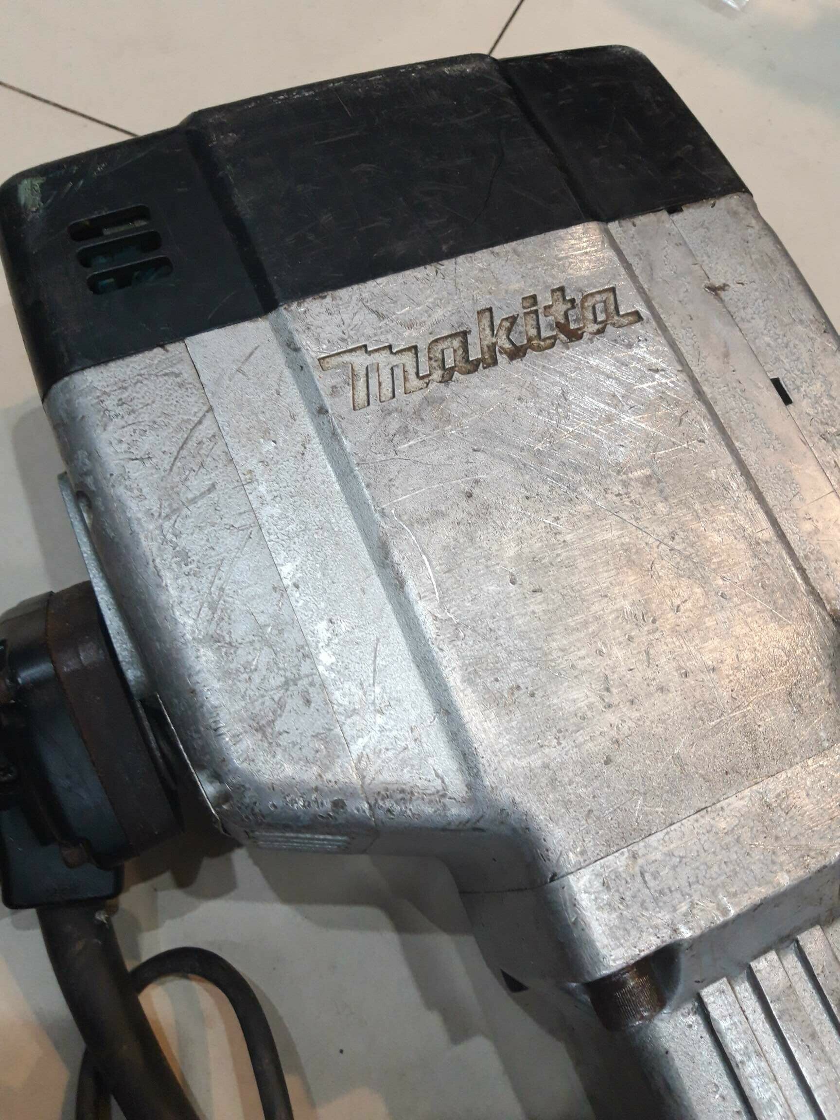 mloty-wyburzeniowy-makita-hm1800-marka-makita