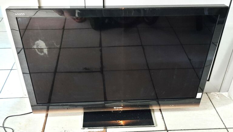 TELEWIZOR SHARP AQUOS LC40LX705E (OPIS)