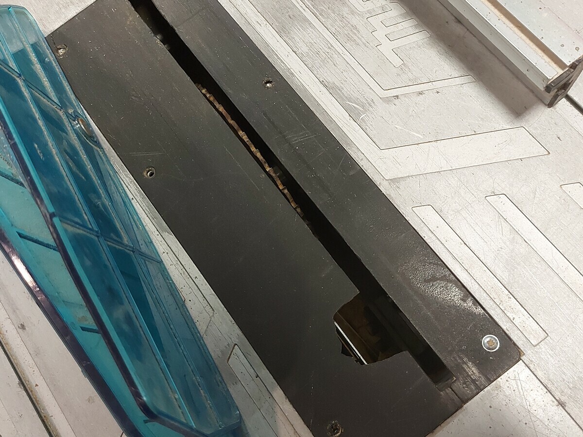 makita-pilarka-stolowa-mlt100-pila-1500w-srednica-otworu-pily-30