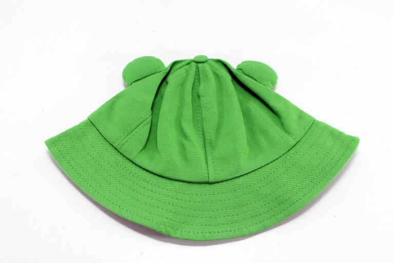 sliczna-zielona-czapka-dzieciece-zabka-new-stan-nowy