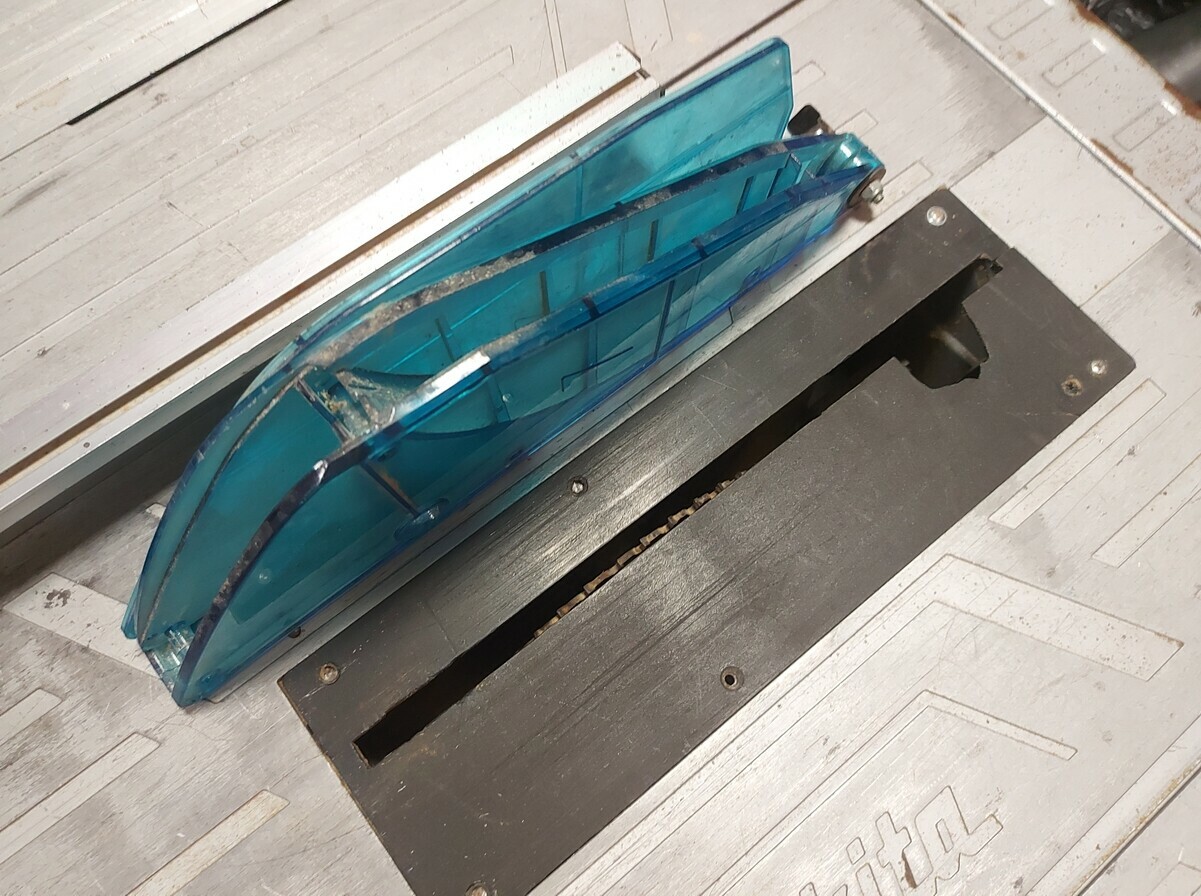 makita-pilarka-stolowa-mlt100-pila-1500w-marka-makita