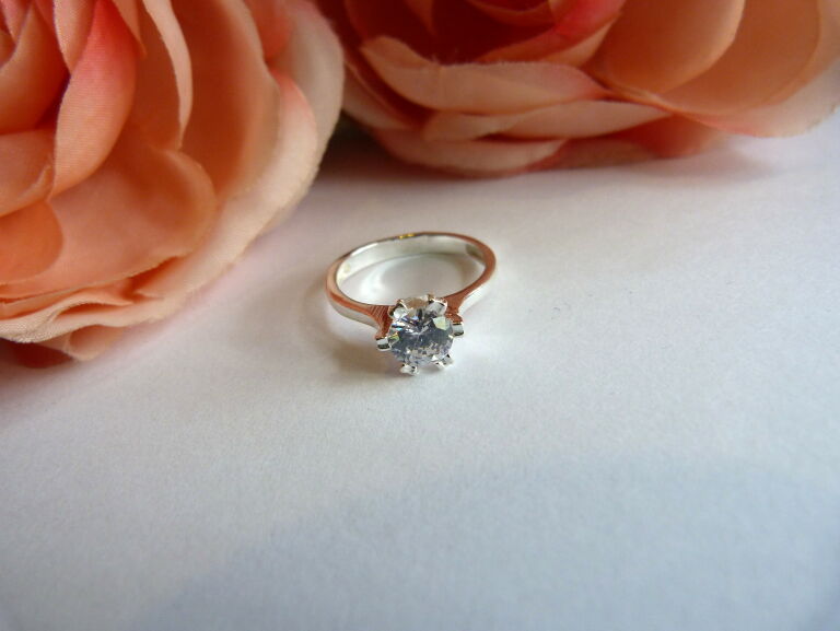 boski-srebrny-pierscionek-z-kamieniem-218g-925-stan-11323-2