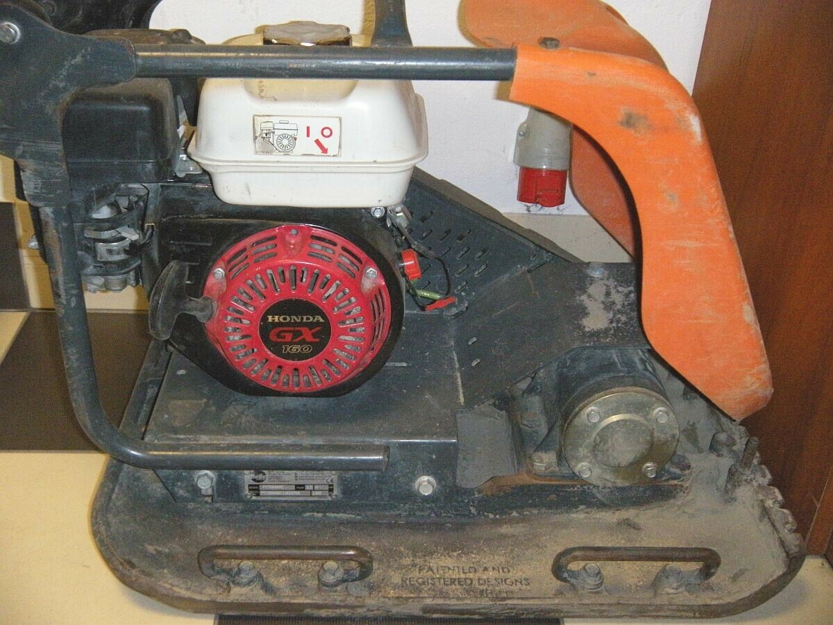 zageszczarka-belle-z-silnikiem-loncin-marka-belle