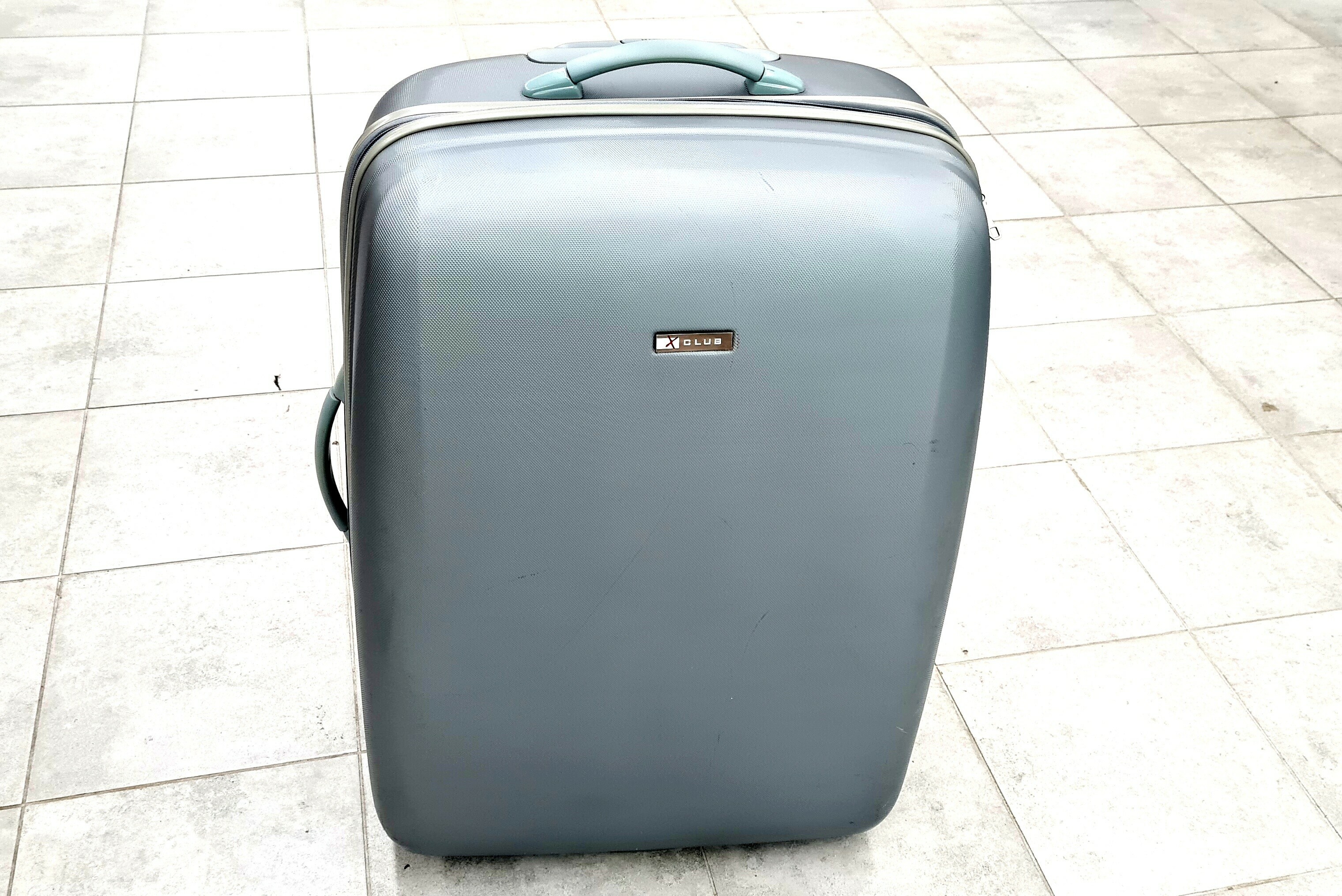 walizka-duza-szara-xclub-czerwony-dwor-24-gdansk