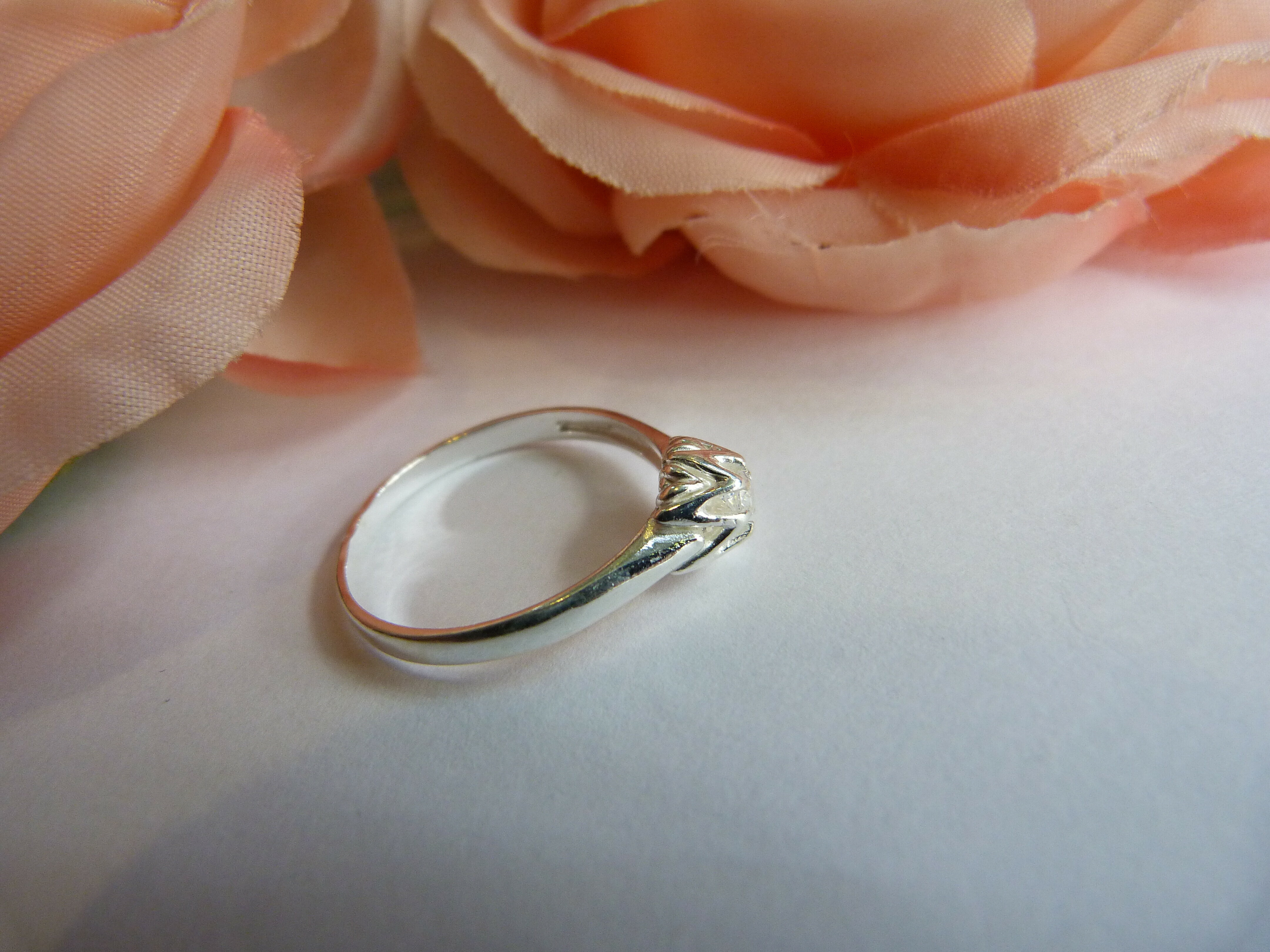 ciekawy-srebrny-pierscionek-z-kamieniem-167g-925-stan-11323-2