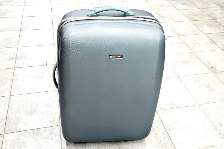 walizka-duza-szara-xclub-czerwony-dwor-24-gdansk