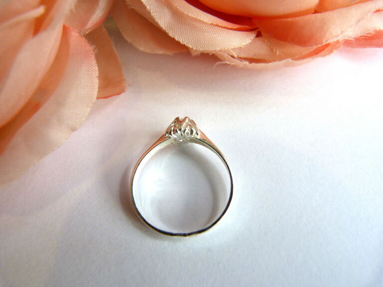 ciekawy-srebrny-pierscionek-z-kamieniem-167g-925-material-15835-4