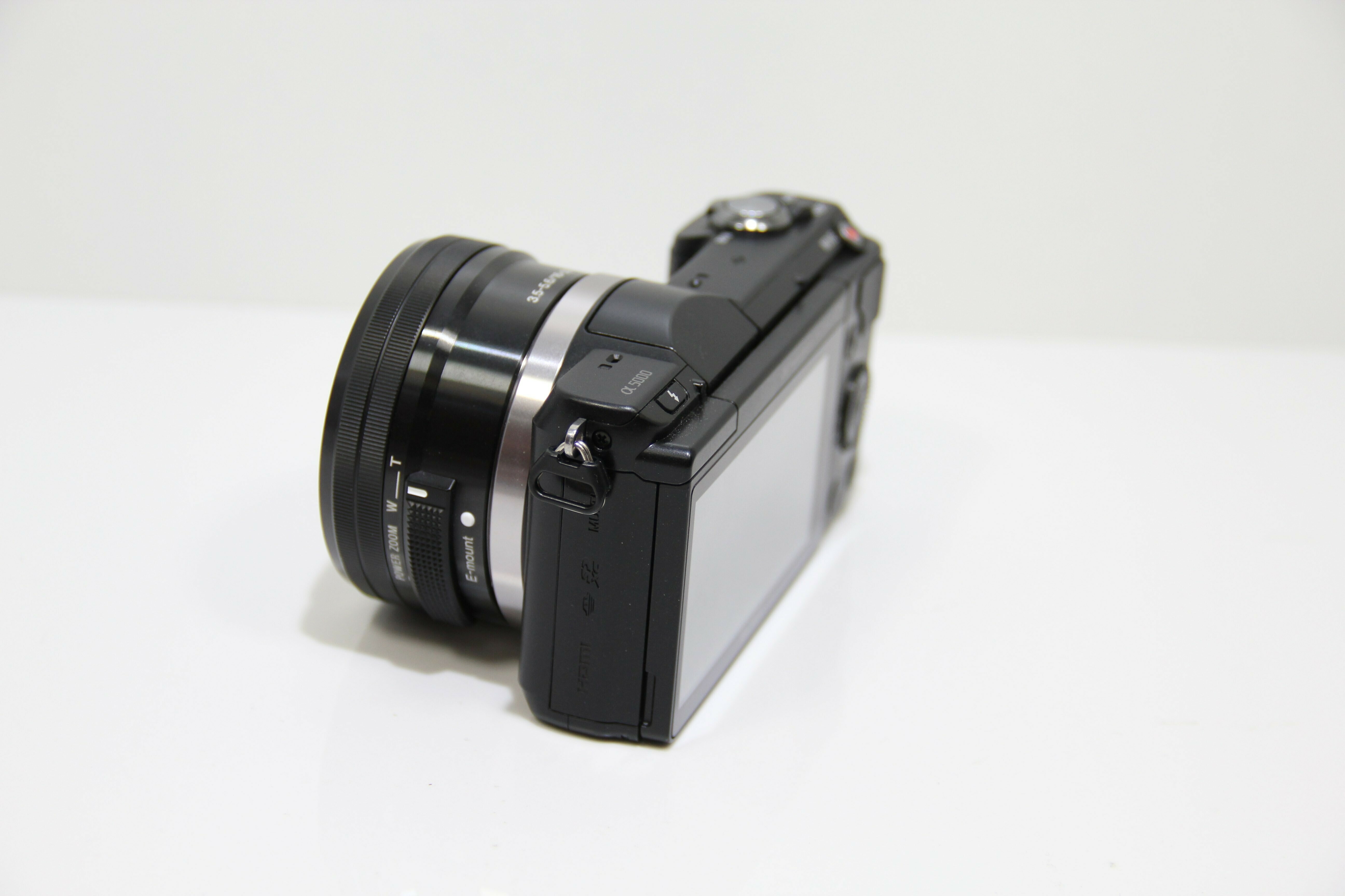 aparat-sony-alpha-a5000-w-zestawie-korpus-obiektyw