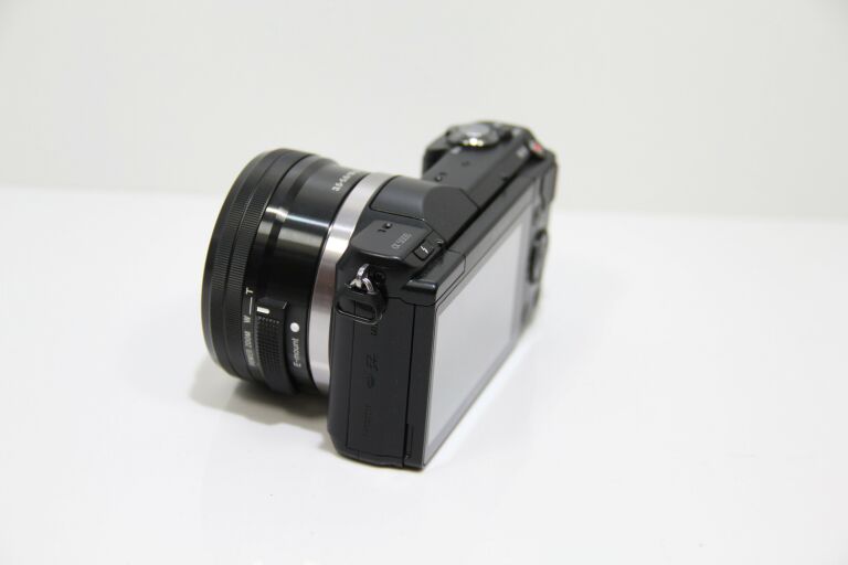 APARAT SONY ALPHA A5000