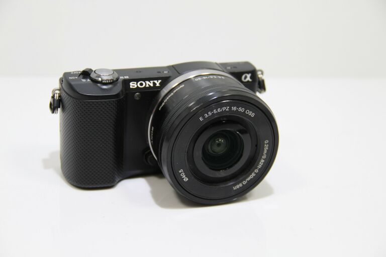 APARAT SONY ALPHA A5000