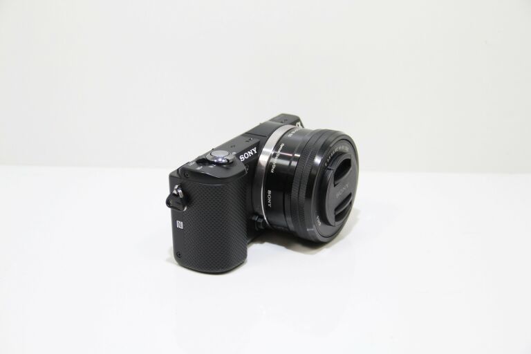 APARAT SONY ALPHA A5000