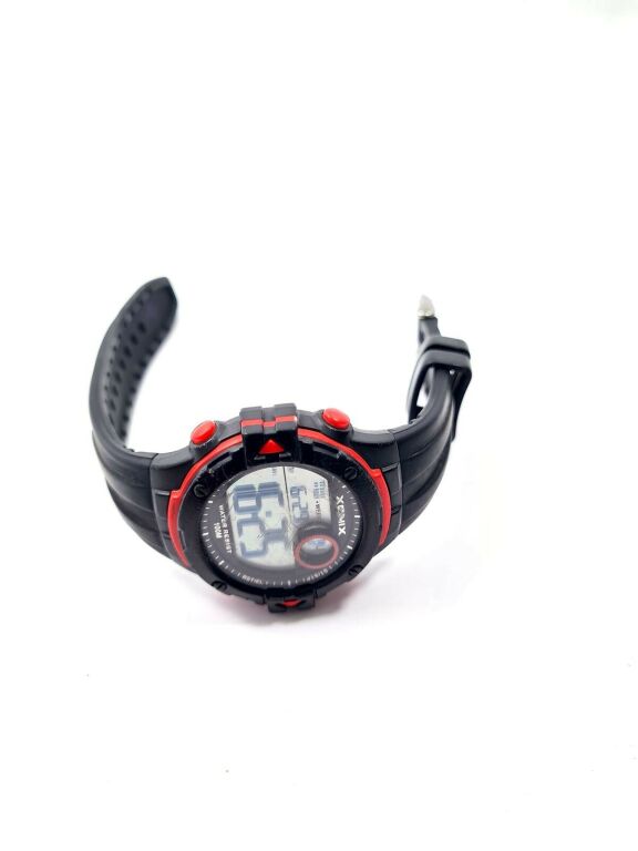 zegarek-xonix-dac-9-porysowane-szkielko-marka-xonix