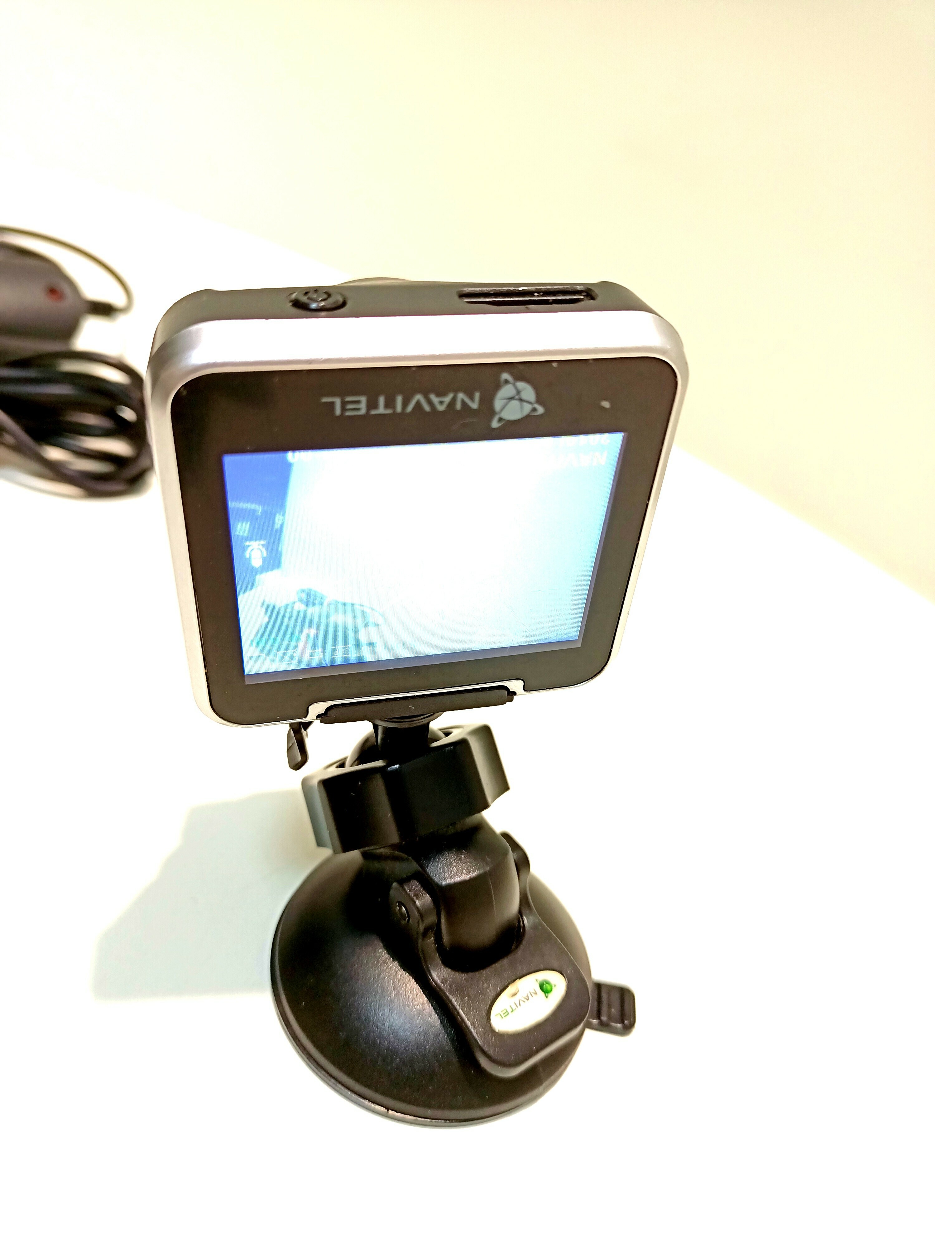 kamera-samochodowa-navitel-r200-nv-jakosc-zapisu-full-hd-1920-x-1080