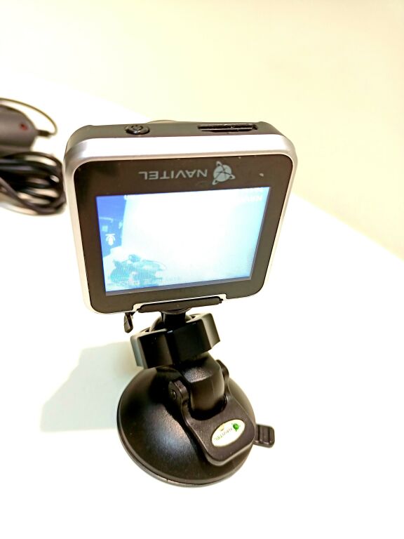 kamera-samochodowa-navitel-r200-nv-jakosc-zapisu-full-hd-1920-x-1080