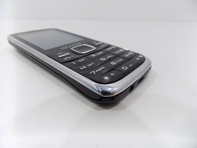 KLAWISZOWY TELEFON MAXTON M55 OPIS