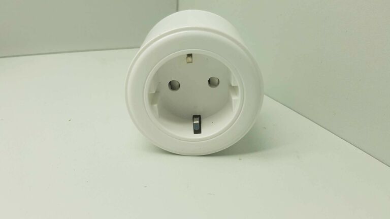 GNIAZDO WI-FI LICZNIK ENERGII HYKKER SMART HOME